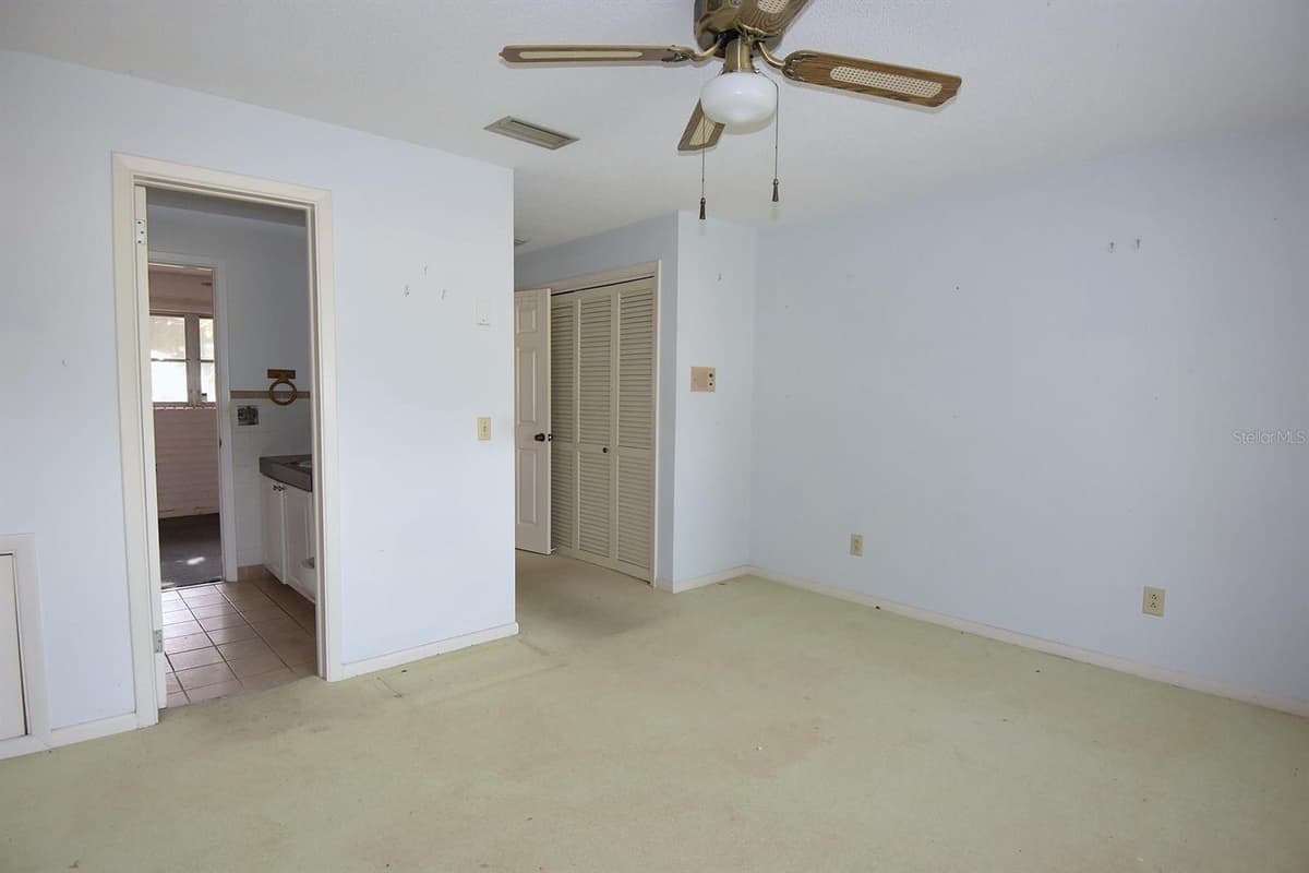 7124 JASMIN DRIVE — photo 23 of 38