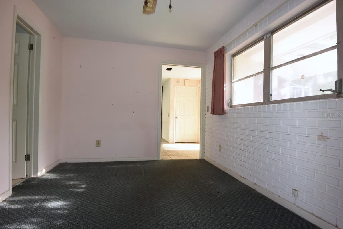 7124 JASMIN DRIVE — photo 15 of 38