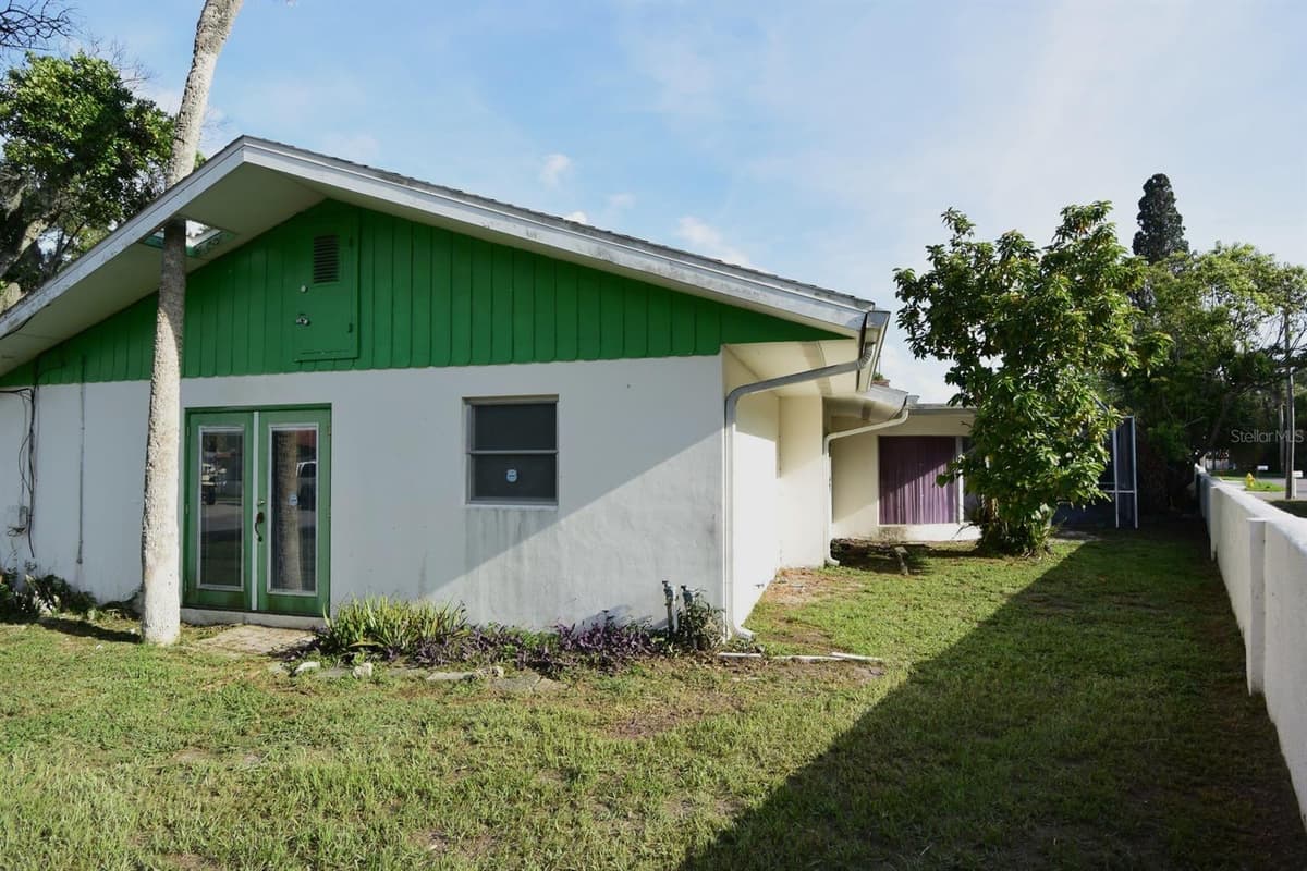 7124 JASMIN DRIVE — photo 34 of 38