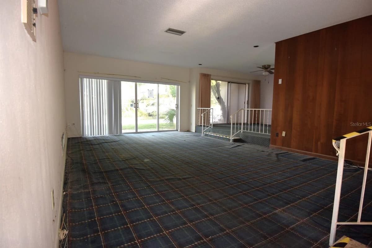 7124 JASMIN DRIVE — photo 8 of 38