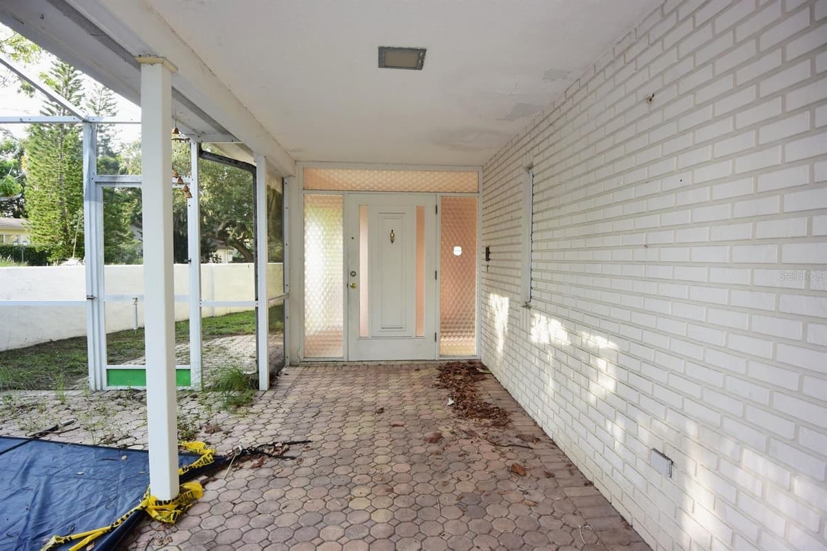 7124 JASMIN DRIVE — photo 4 of 38