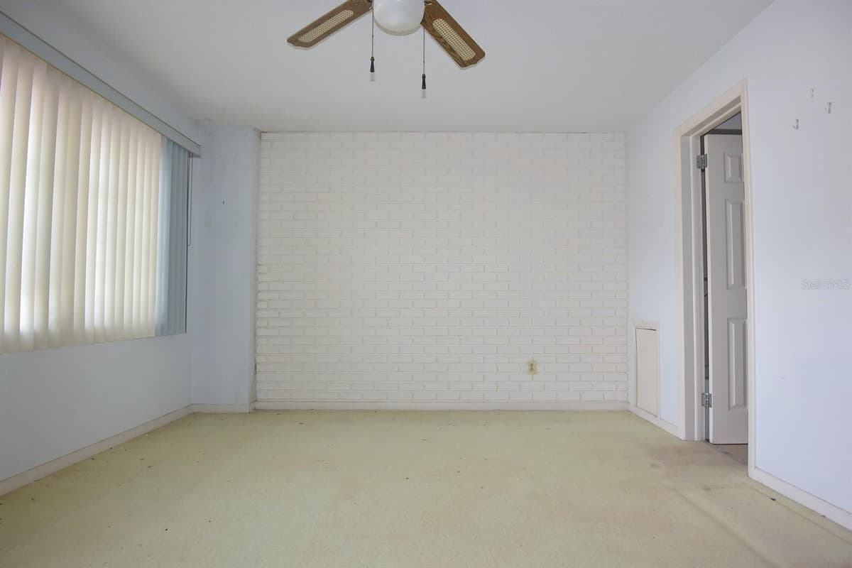 7124 JASMIN DRIVE — photo 22 of 38