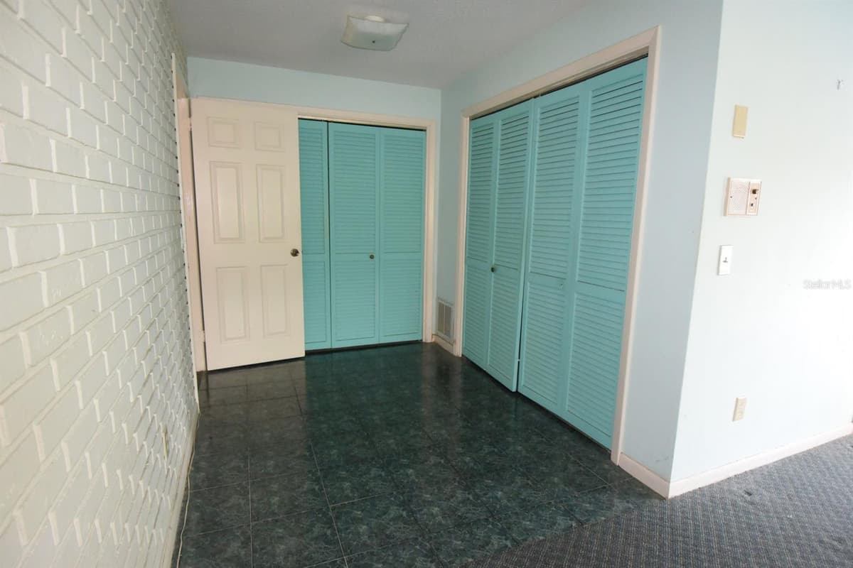 7124 JASMIN DRIVE — photo 19 of 38