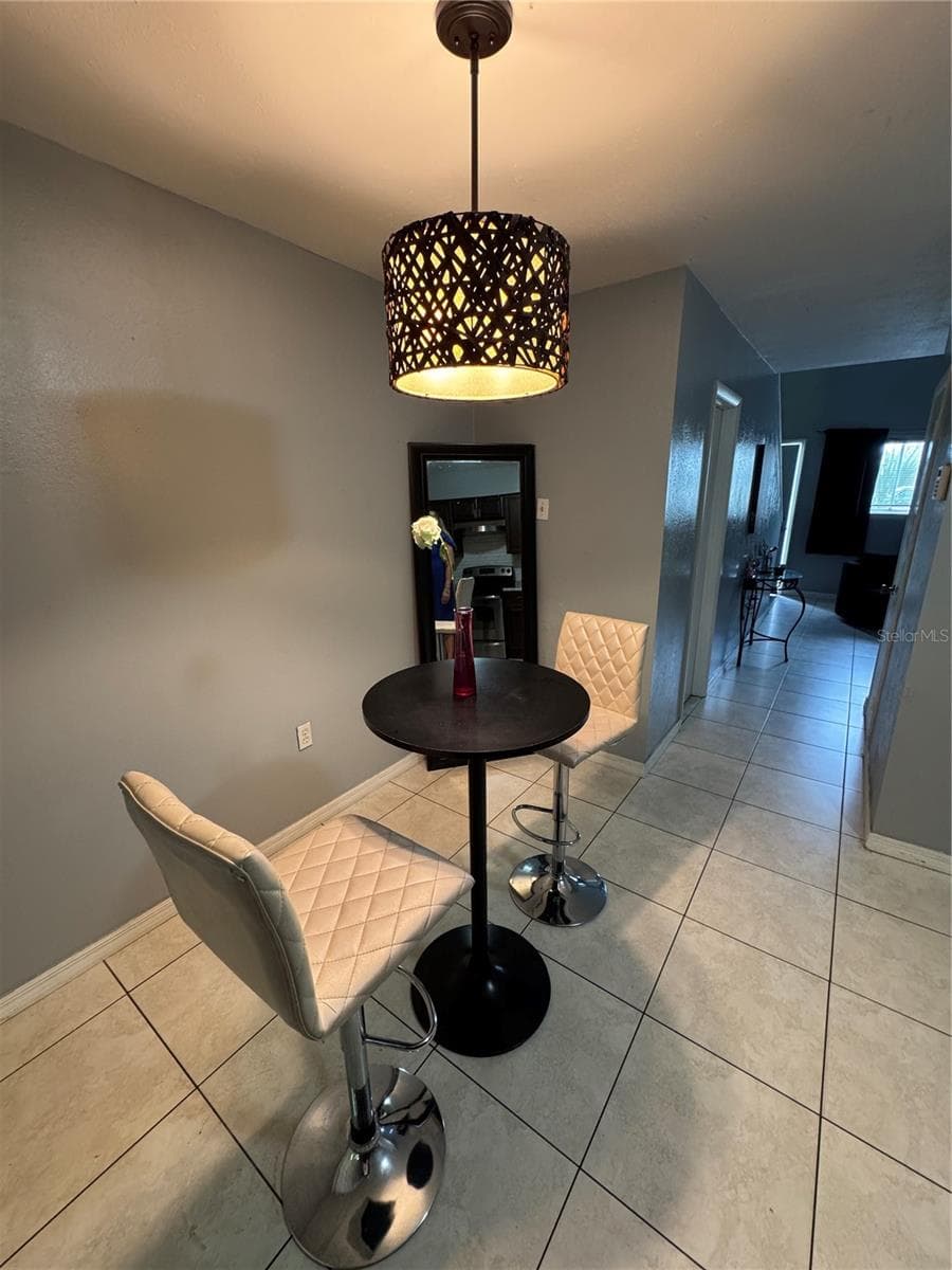 1800 WARRINGWOOD DRIVE — photo 4 of 17