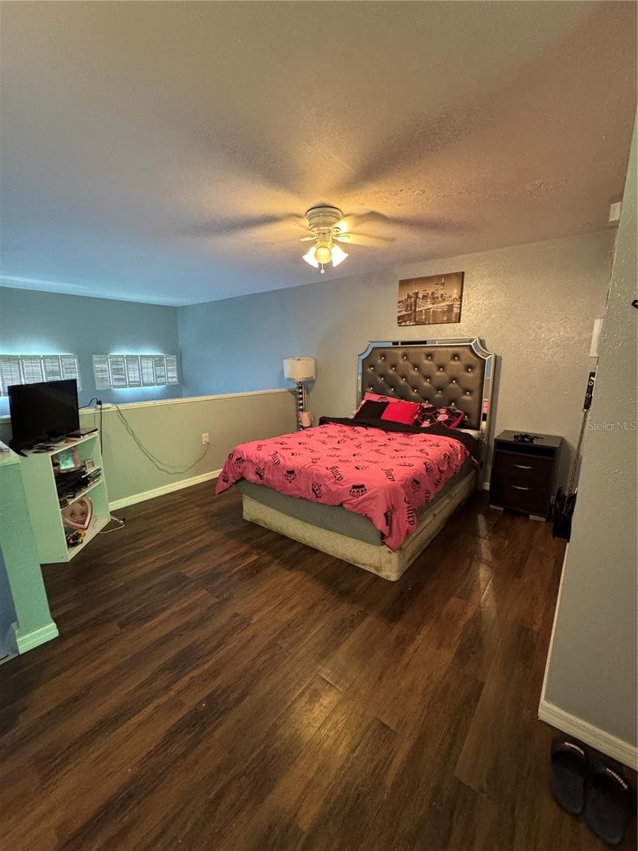 1800 WARRINGWOOD DRIVE — photo 9 of 17