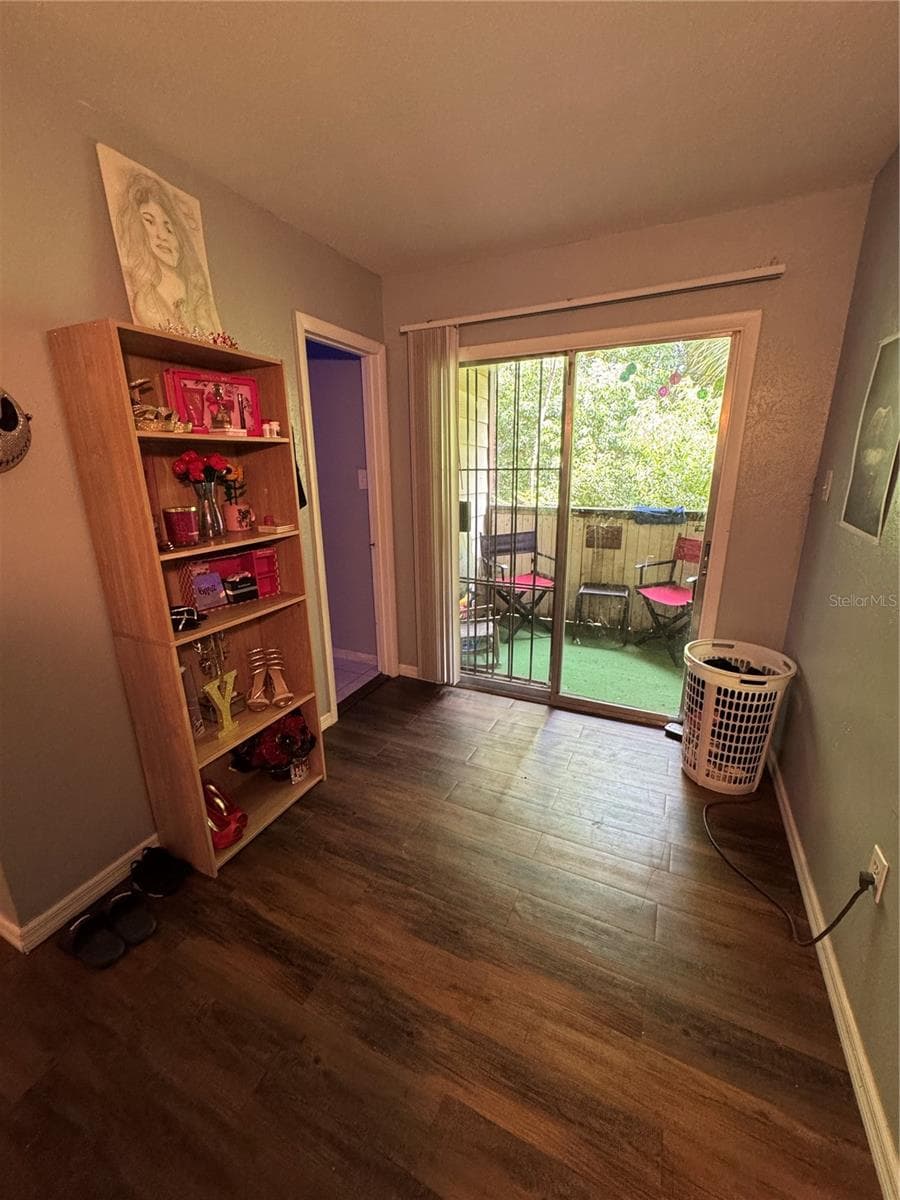 1800 WARRINGWOOD DRIVE — photo 10 of 17