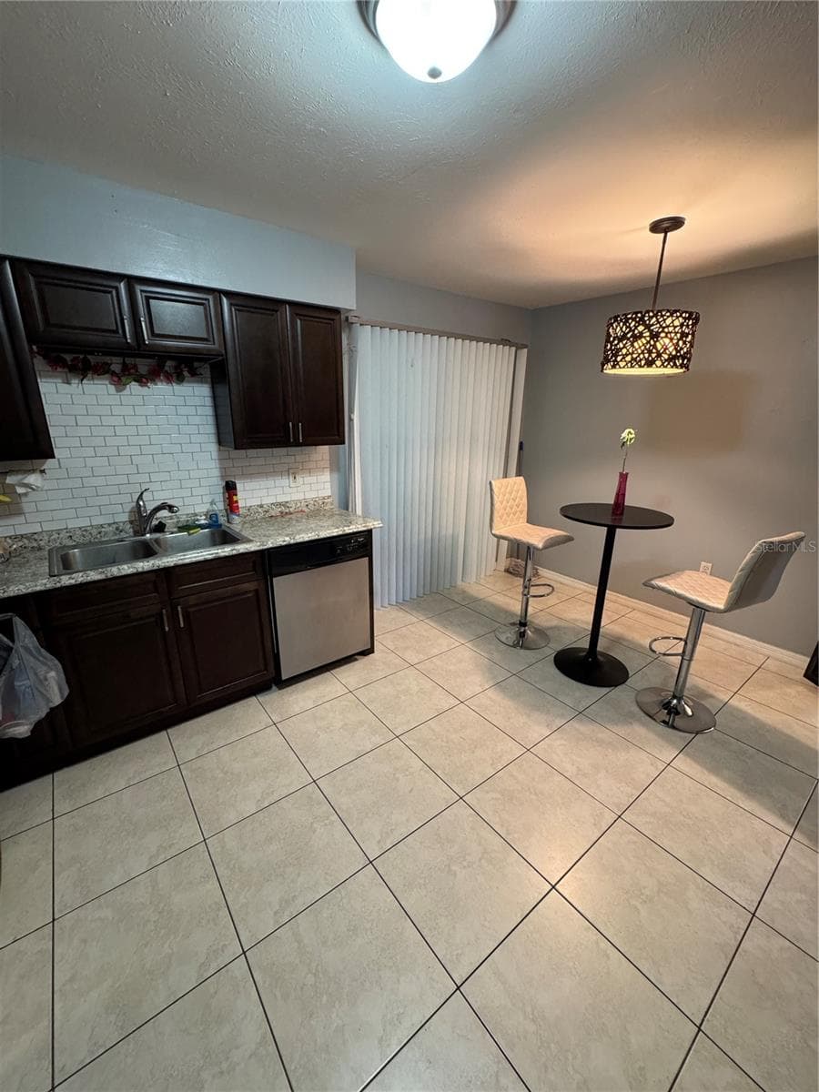1800 WARRINGWOOD DRIVE — photo 3 of 17