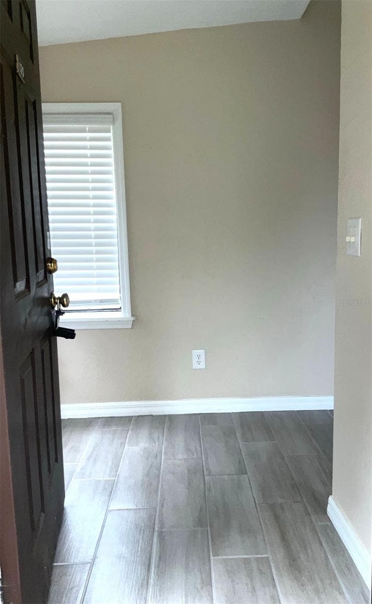 3014 ANTIQUE OAKS CIRCLE — photo 2 of 29
