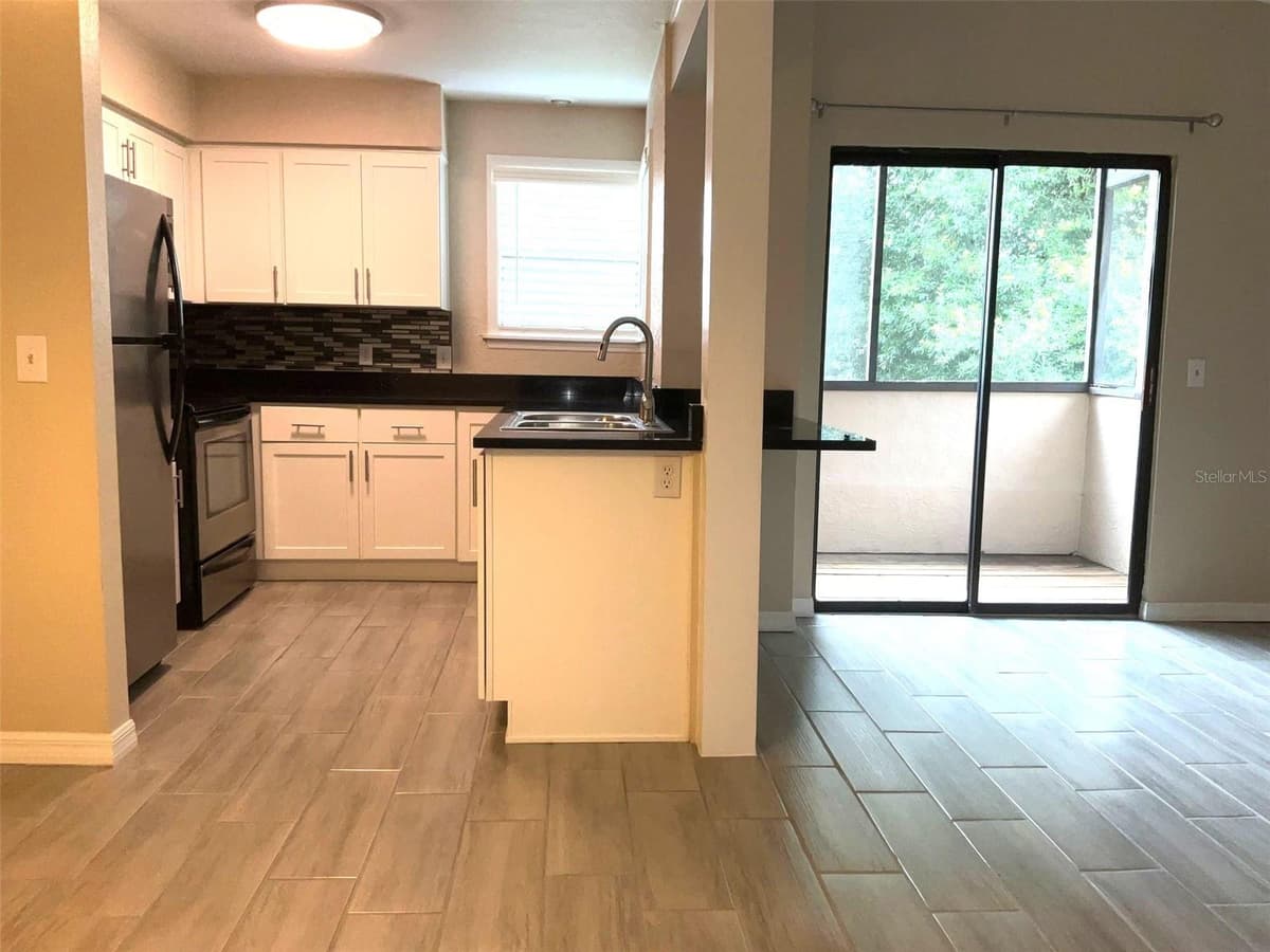 3014 ANTIQUE OAKS CIRCLE — photo 4 of 29