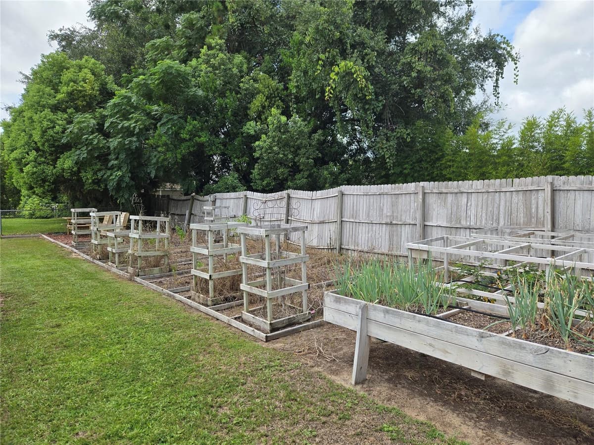 560 62ND TERRACE — photo 7 of 7
