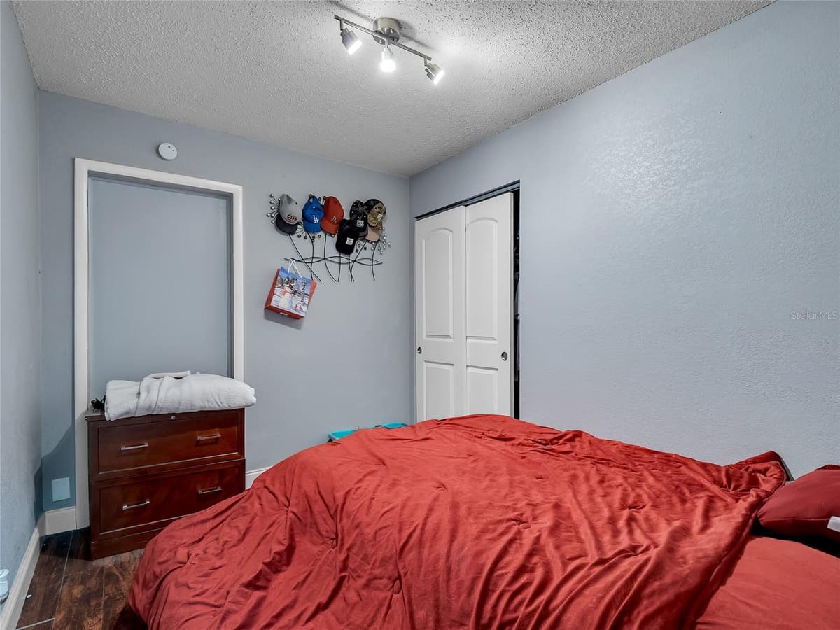7018 GLENVIEW DRIVE — photo 17 of 44