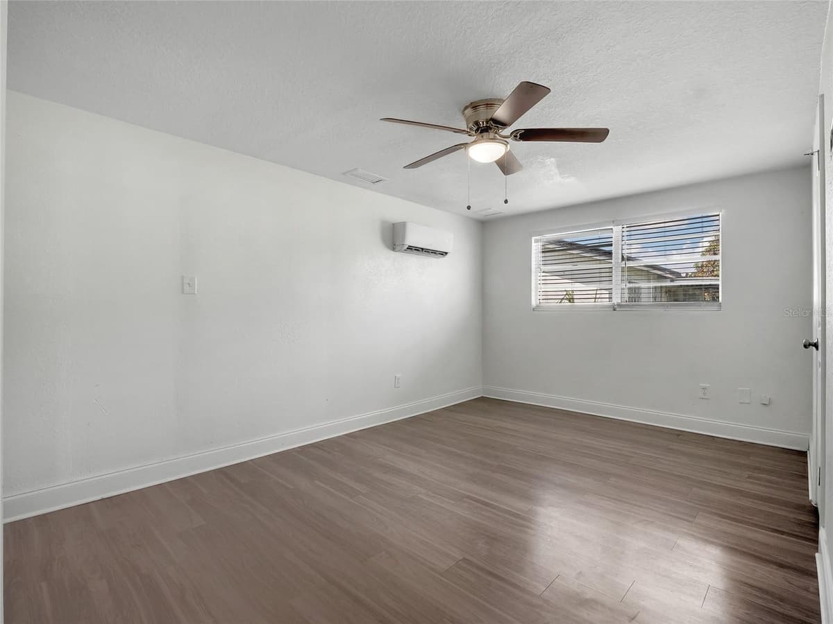 7018 GLENVIEW DRIVE — photo 33 of 44