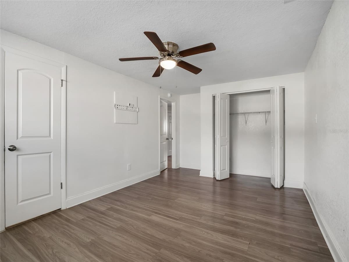 7018 GLENVIEW DRIVE — photo 32 of 44