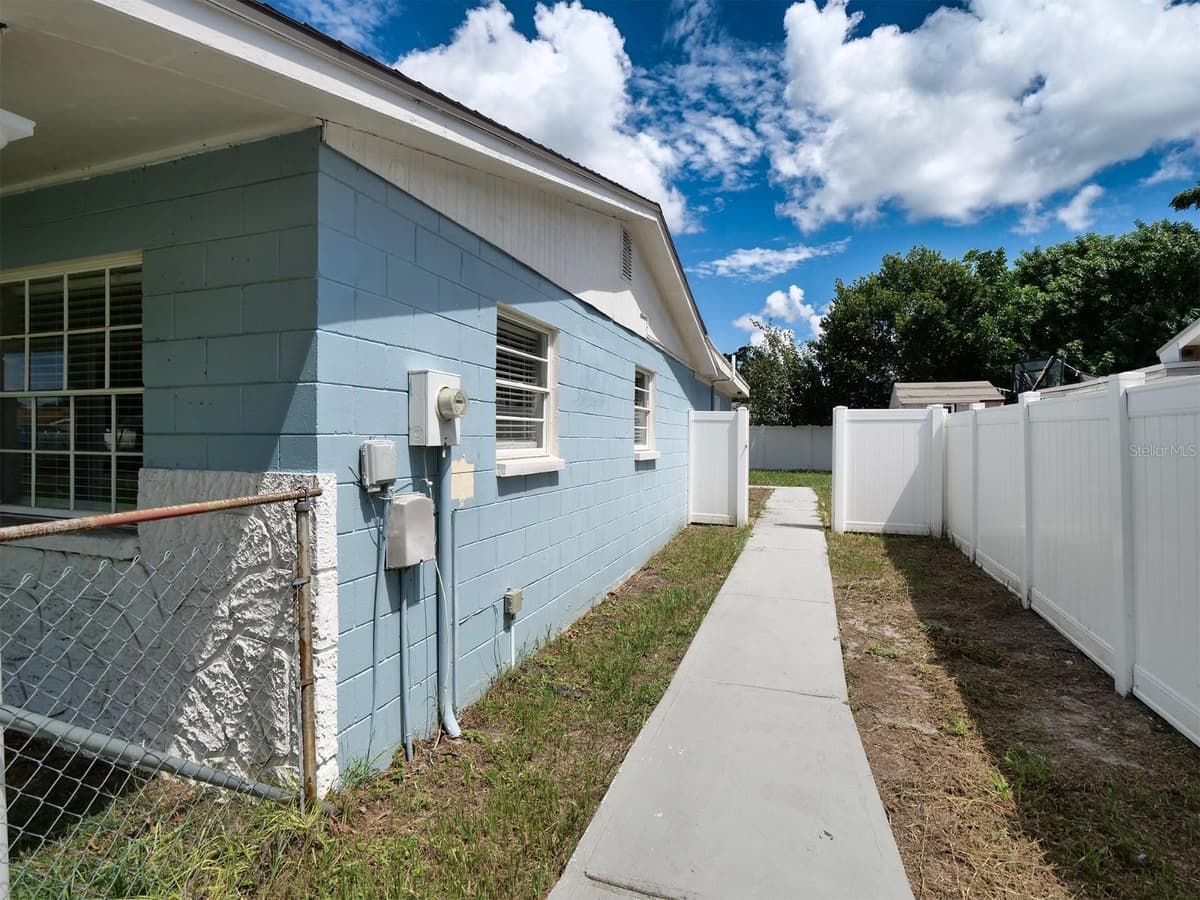 7018 GLENVIEW DRIVE — photo 8 of 44