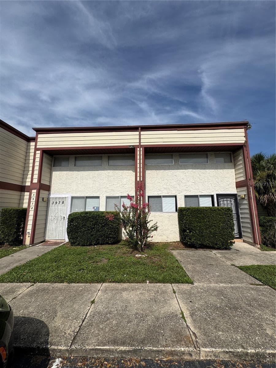 3976 CRAYRICH CIRCLE — photo 1 of 12