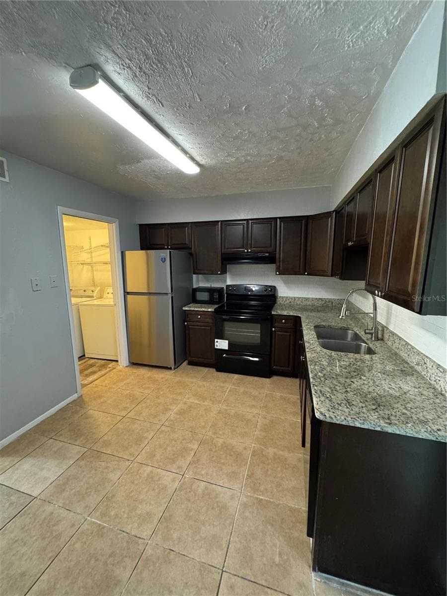 3976 CRAYRICH CIRCLE — photo 3 of 12