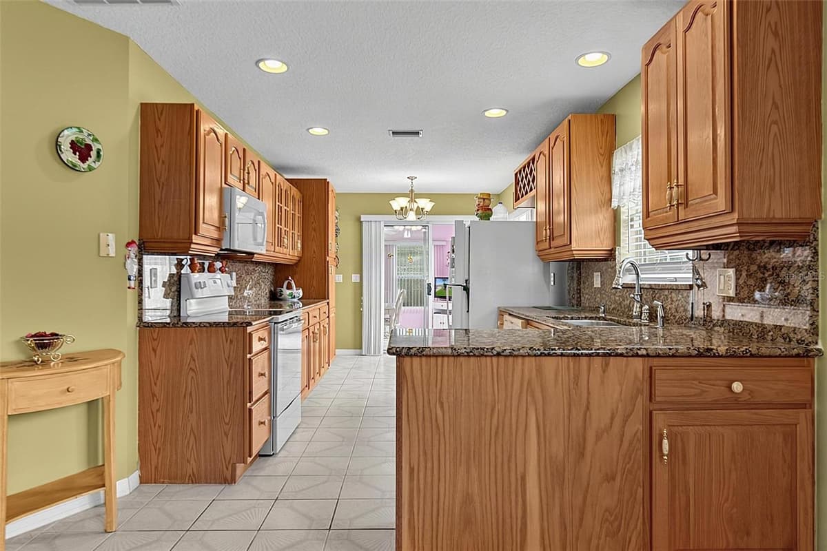 6 WILMONT PLACE — photo 10 of 63