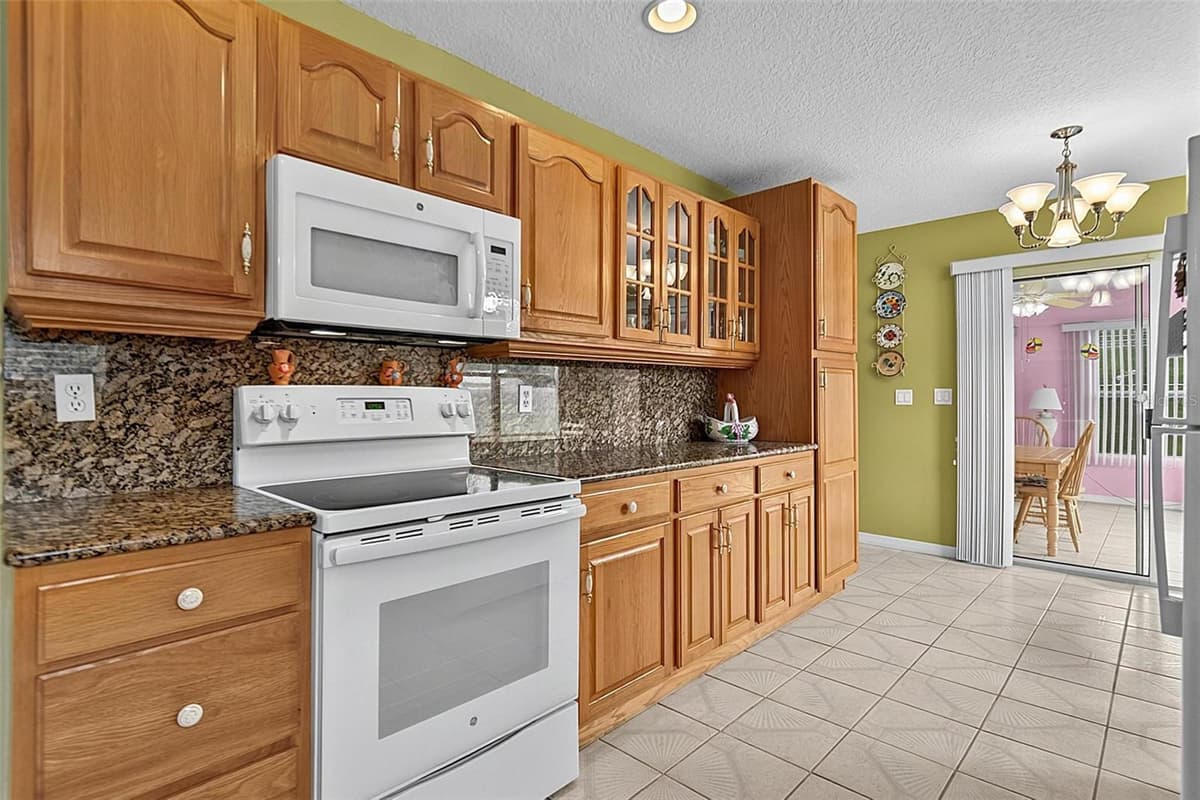 6 WILMONT PLACE — photo 12 of 63