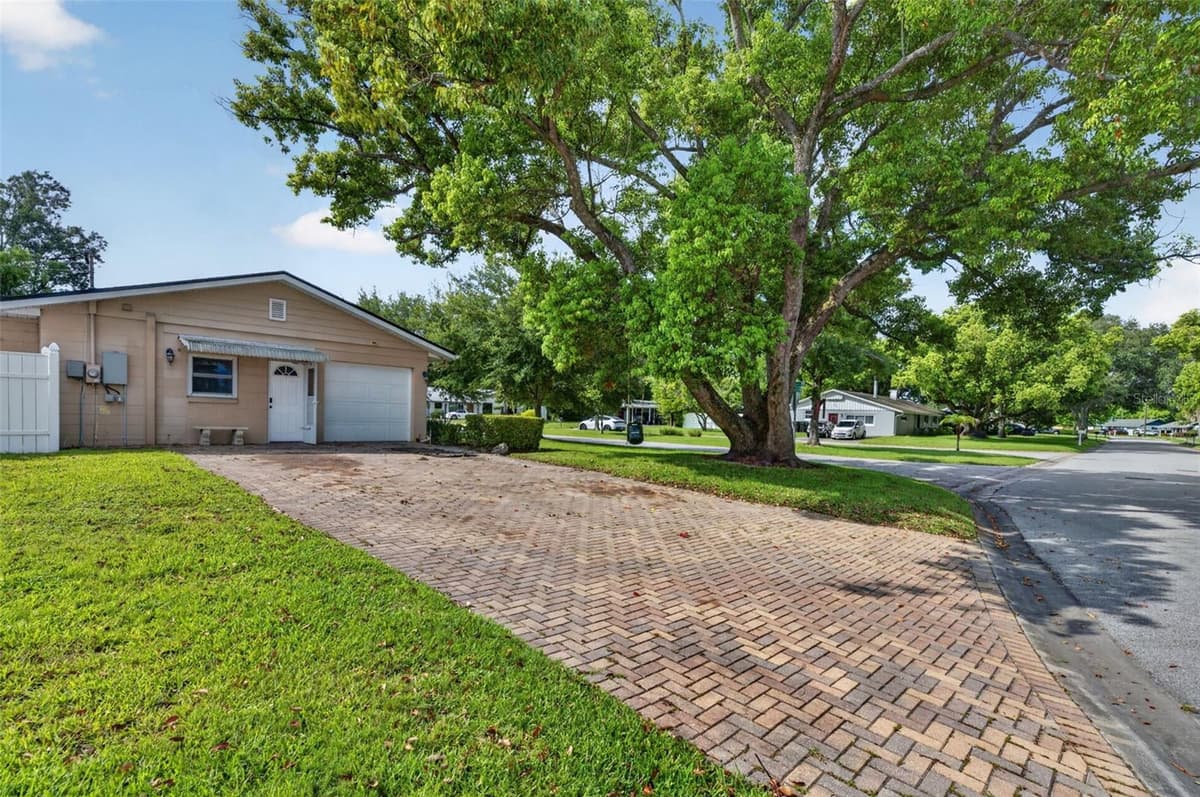 2641 CARVELL COURT — photo 4 of 38