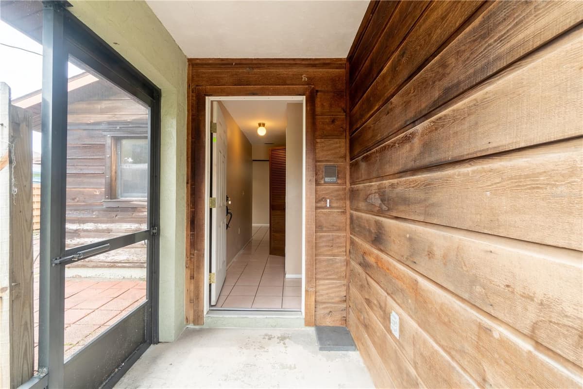 2227 BENSON STREET — photo 8 of 40