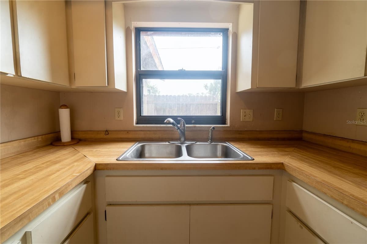 2227 BENSON STREET — photo 17 of 40