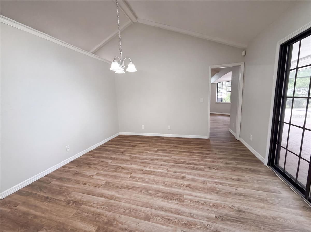 5082 31ST STREET — photo 6 of 52
