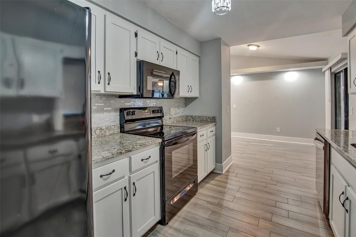 2728 COURTLAND BOULEVARD — photo 5 of 24