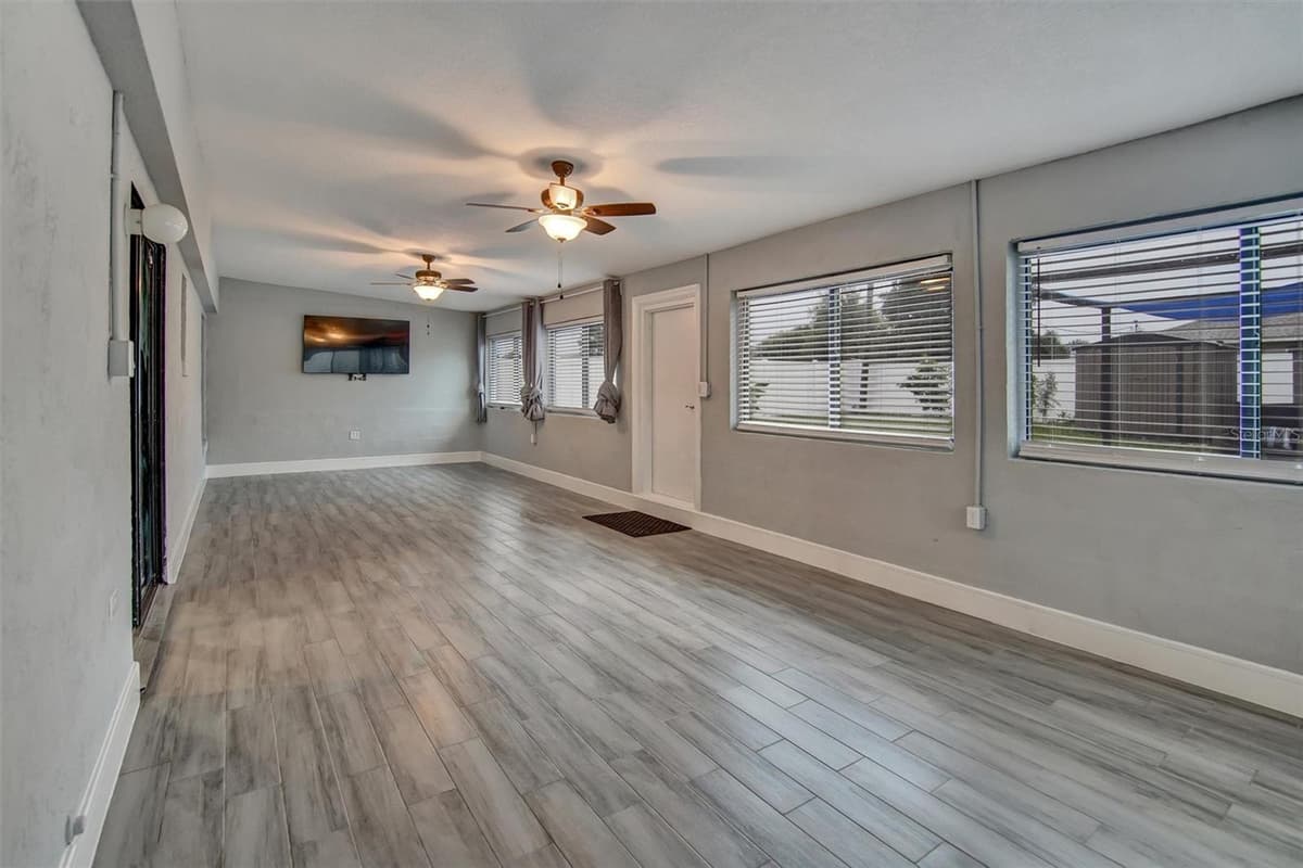 2728 COURTLAND BOULEVARD — photo 10 of 24