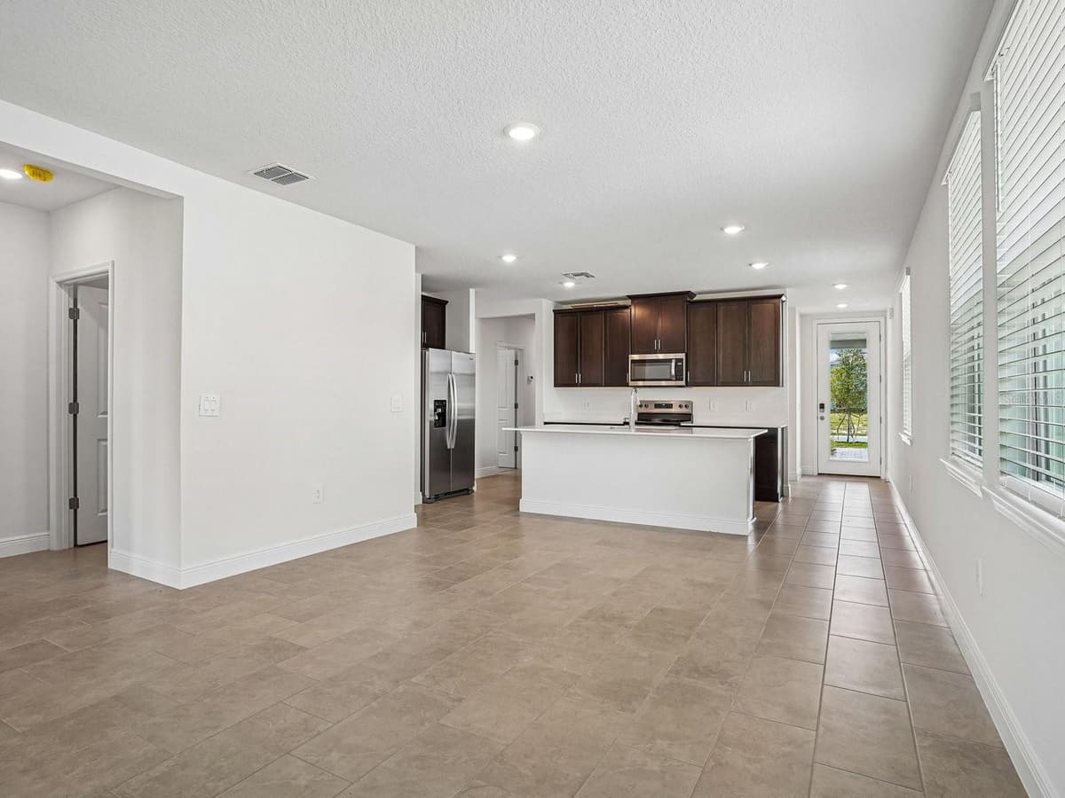 3389 LINGER LANE — photo 3 of 10
