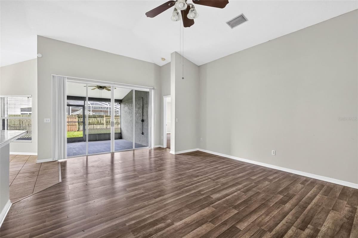 2605 VALENCIA GROVE DRIVE — photo 16 of 50