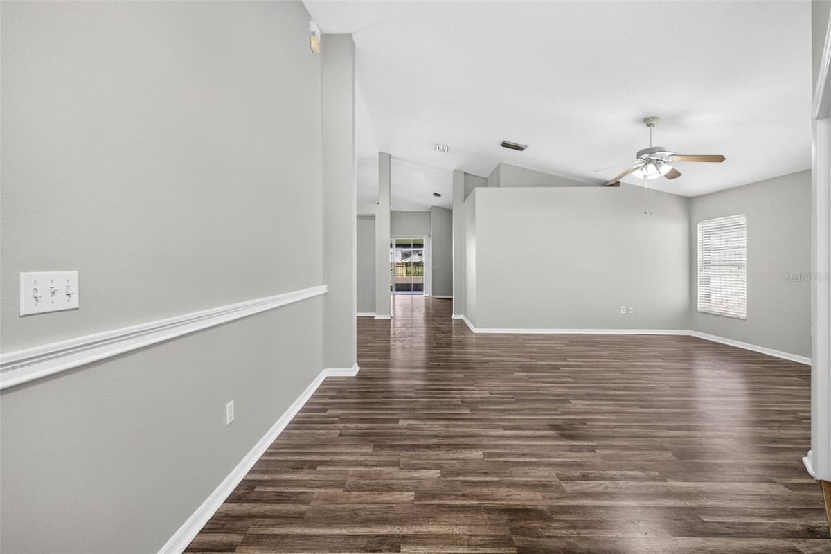 2605 VALENCIA GROVE DRIVE — photo 4 of 50