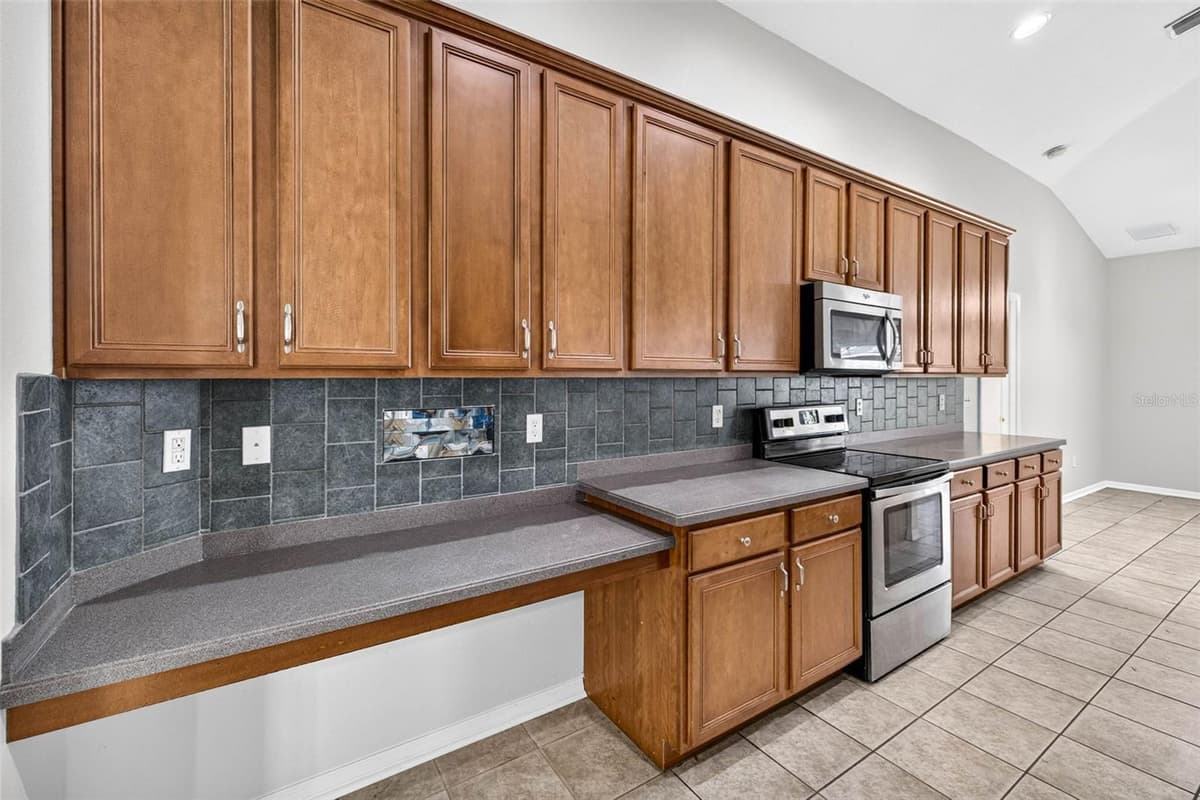 2605 VALENCIA GROVE DRIVE — photo 20 of 50