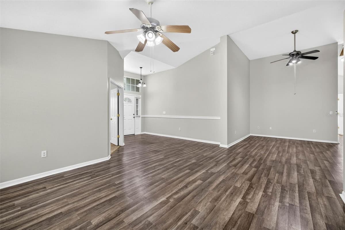 2605 VALENCIA GROVE DRIVE — photo 8 of 50