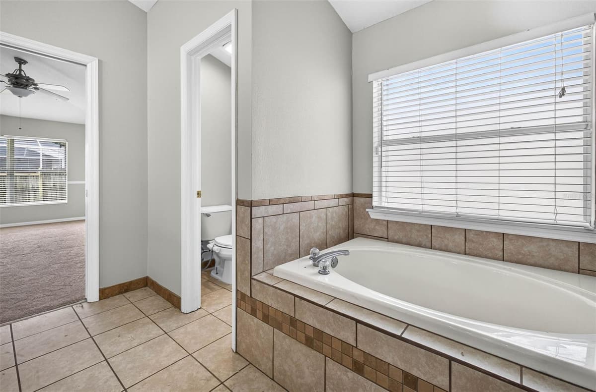 2605 VALENCIA GROVE DRIVE — photo 34 of 50