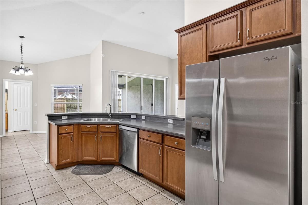 2605 VALENCIA GROVE DRIVE — photo 21 of 50