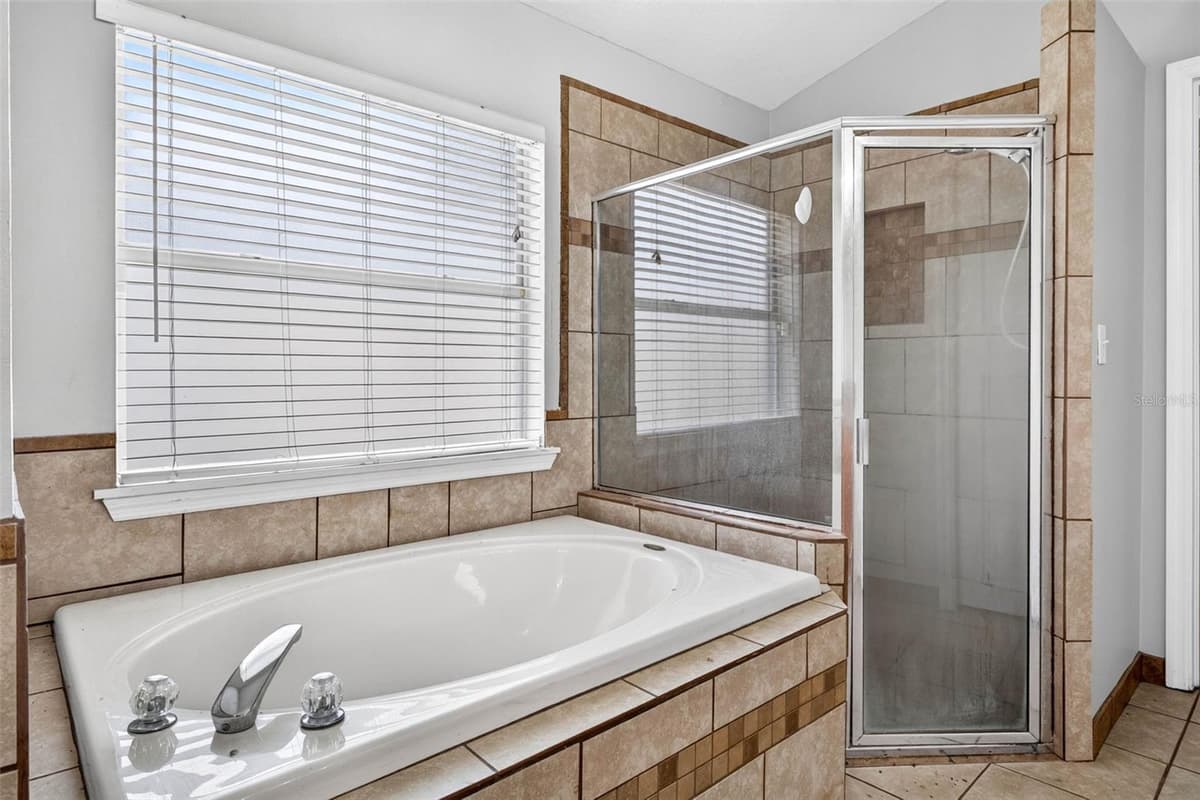2605 VALENCIA GROVE DRIVE — photo 32 of 50