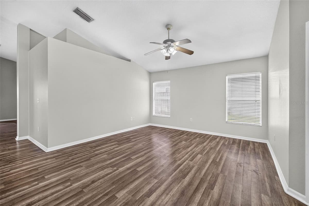 2605 VALENCIA GROVE DRIVE — photo 6 of 50