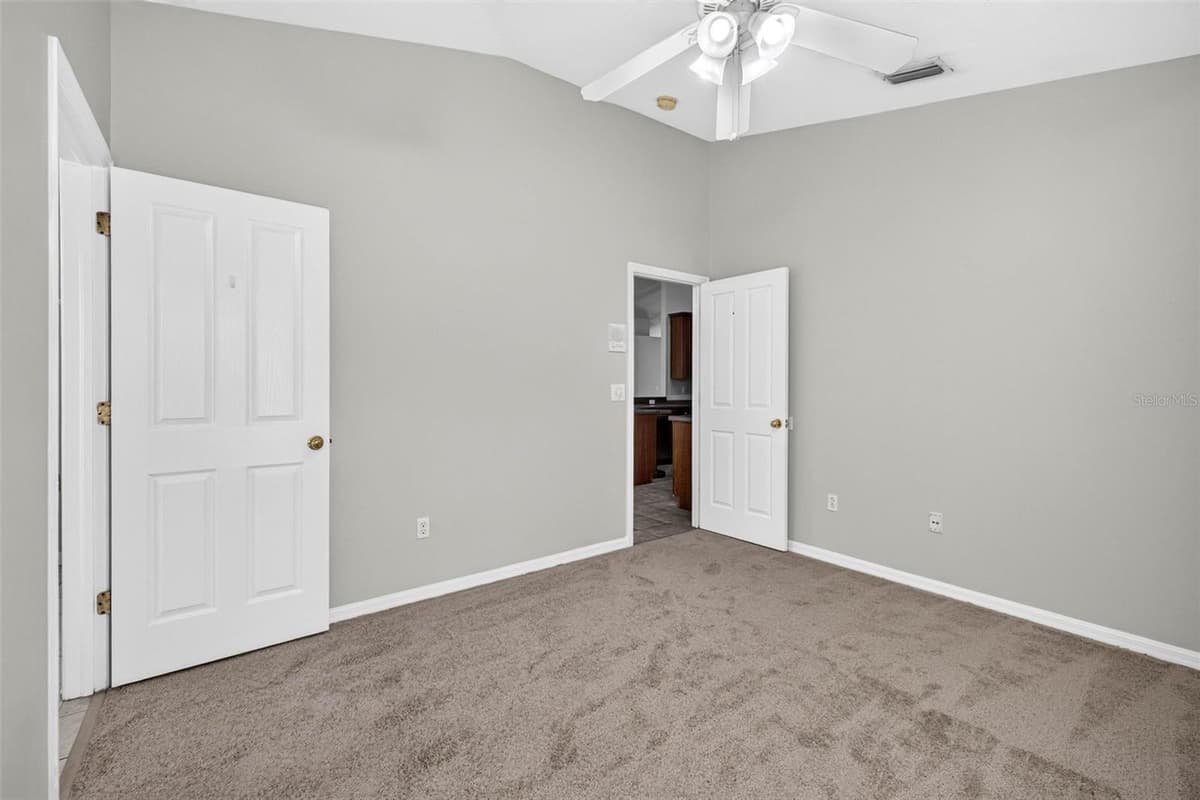 2605 VALENCIA GROVE DRIVE — photo 37 of 50