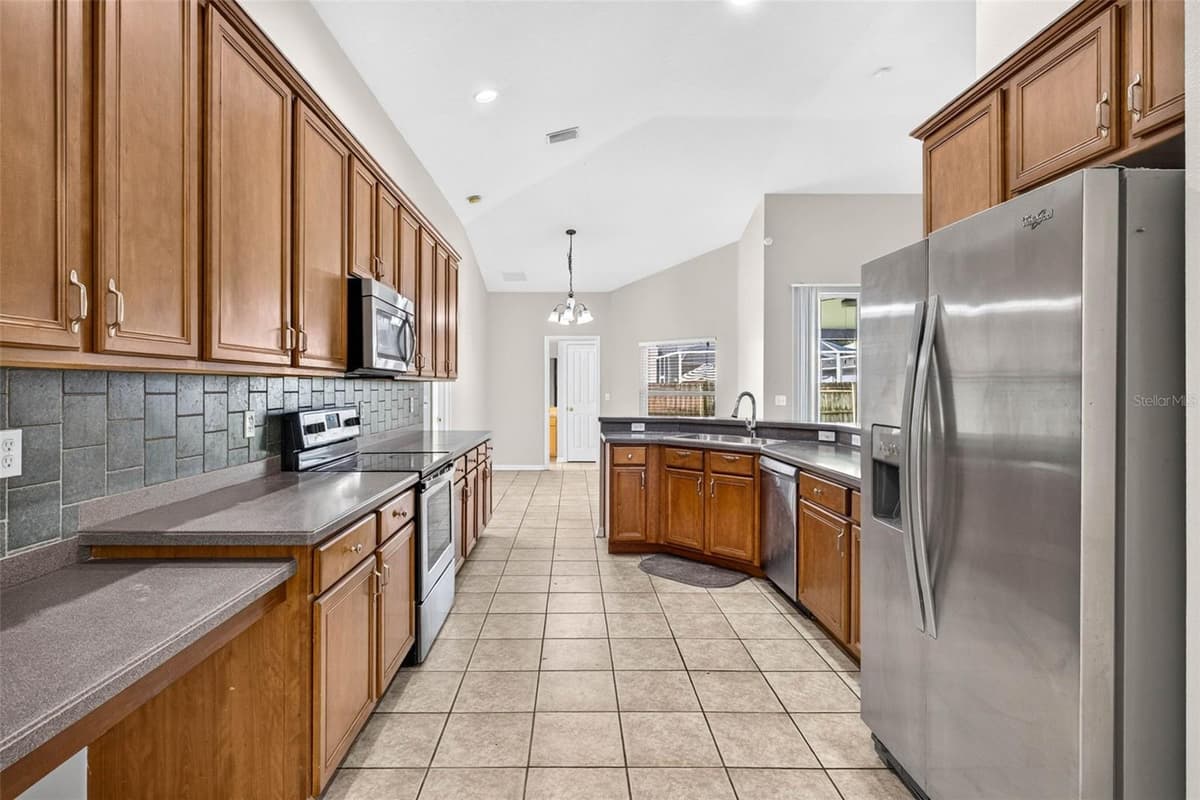 2605 VALENCIA GROVE DRIVE — photo 22 of 50