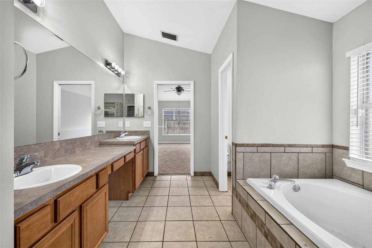 2605 VALENCIA GROVE DRIVE — photo 33 of 50
