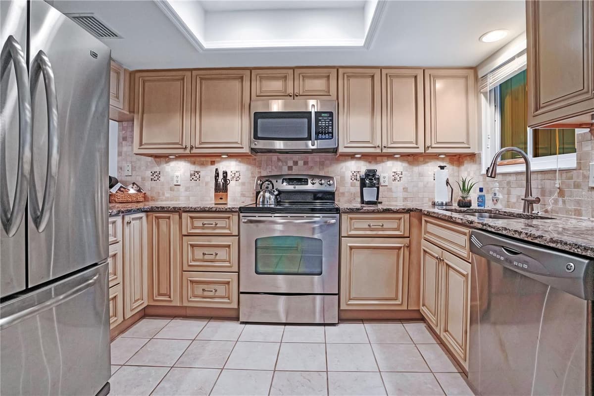 4229 SEA MIST DRIVE — photo 7 of 35