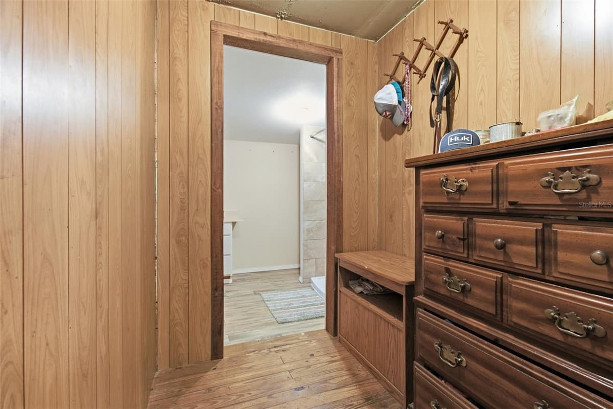 9299 WEATHERLY ROAD — photo 9 of 23