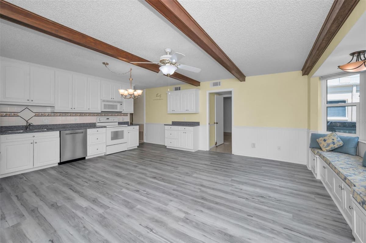 2170 AMERICUS BOULEVARD — photo 10 of 60