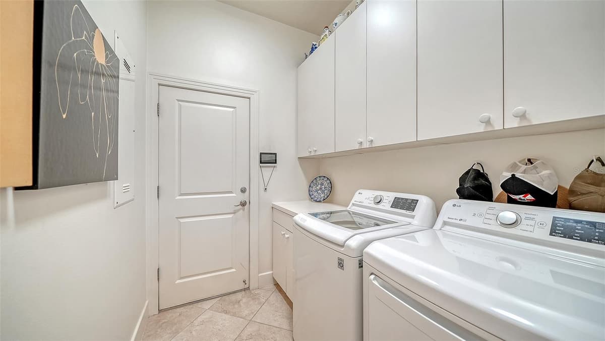 5325 ANTHONY LANE — photo 37 of 61