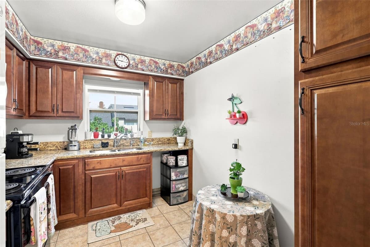 430 WINDMEADOWS STREET — photo 13 of 23