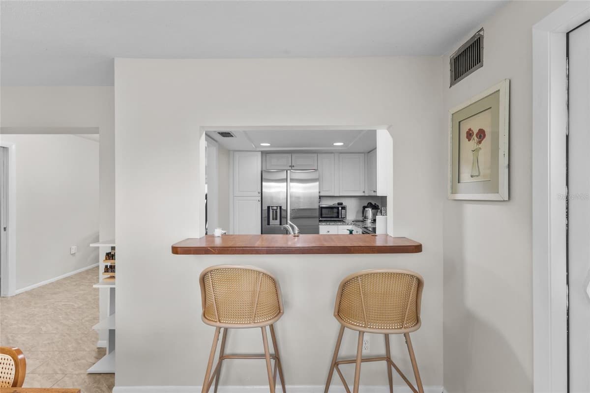 3015 SOUTHERN PARKWAY — photo 10 of 26