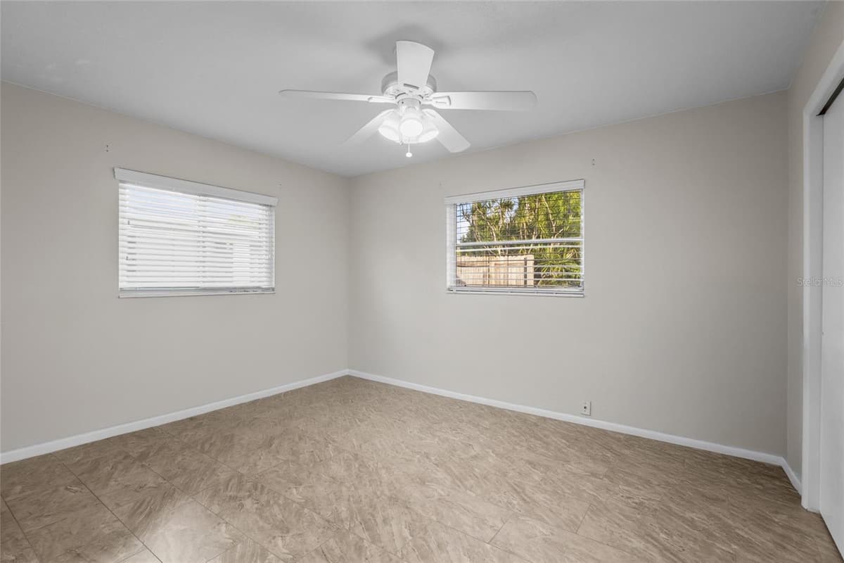 3015 SOUTHERN PARKWAY — photo 18 of 26