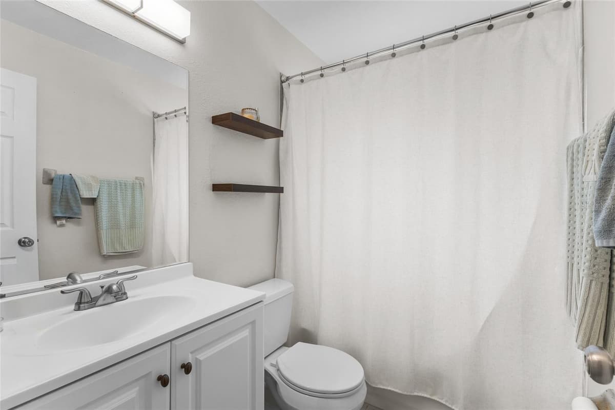 3015 SOUTHERN PARKWAY — photo 17 of 26
