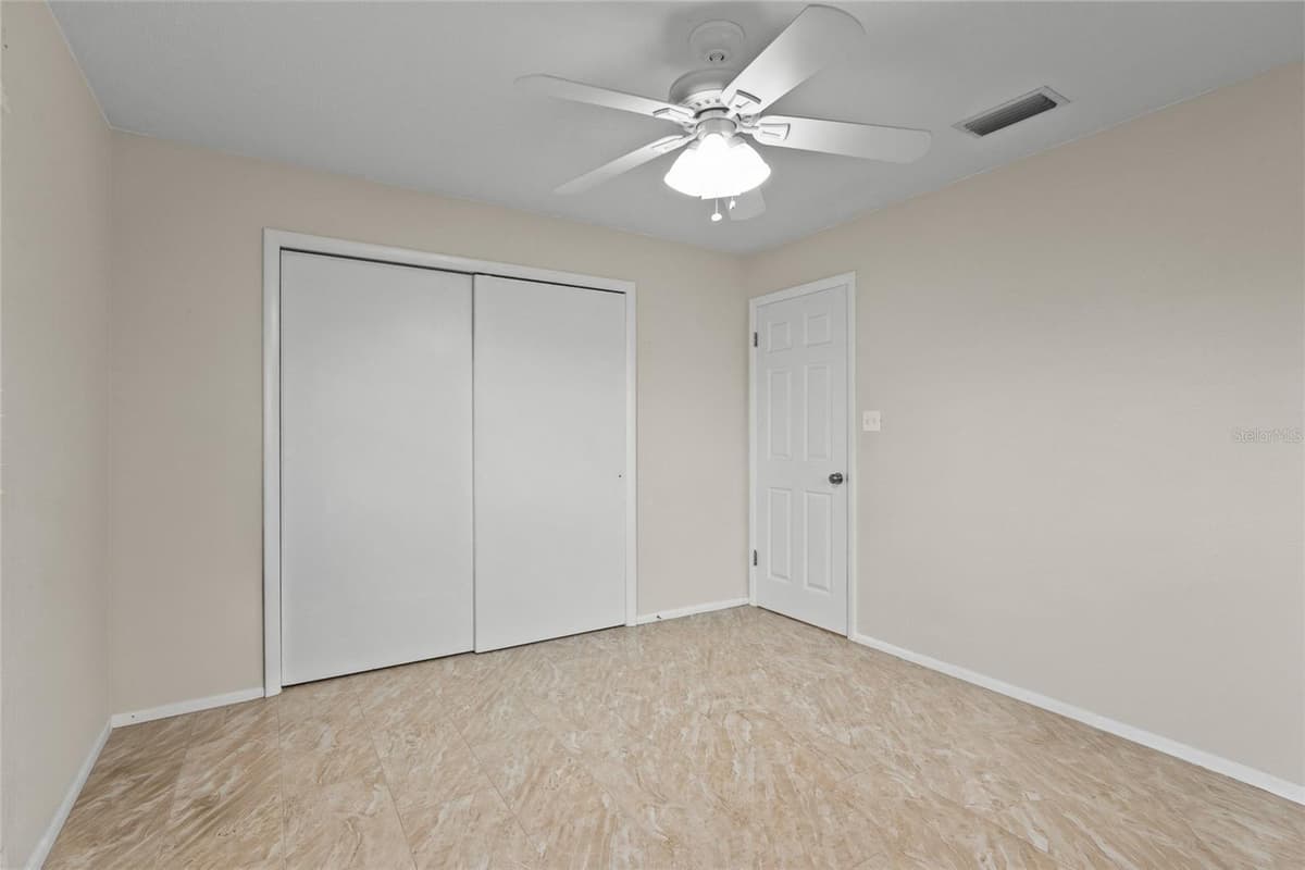 3015 SOUTHERN PARKWAY — photo 19 of 26