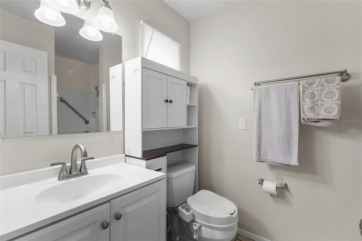 3015 SOUTHERN PARKWAY — photo 14 of 26